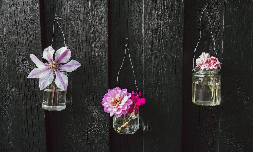 Turn Mason Jars Into Cute Home Décor